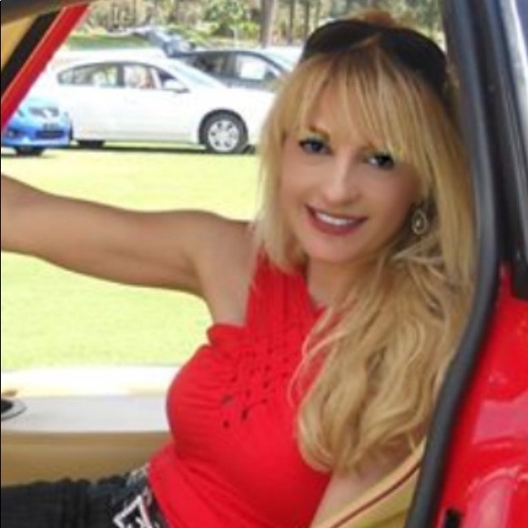 Meet your Posher, Anjelina - Picture 2 of 2